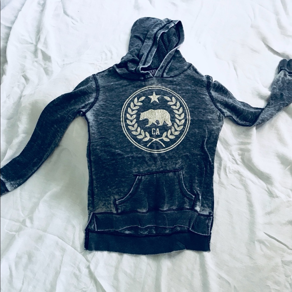 Gray hoodie with California on the front